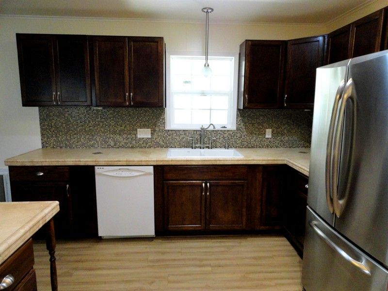 3 Bed, 2 bath brick home. Walking distance to Centerville Elementary