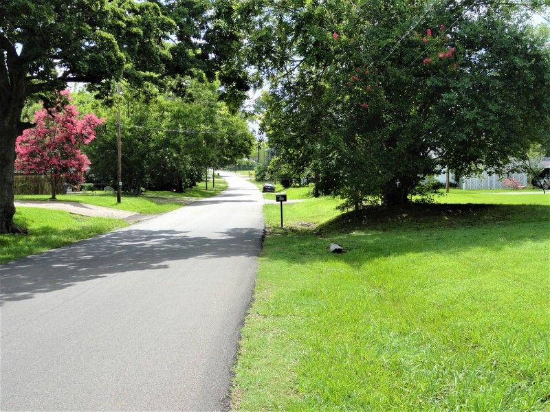 2 bedroom, 2 bath, home within walking distance to Centerville