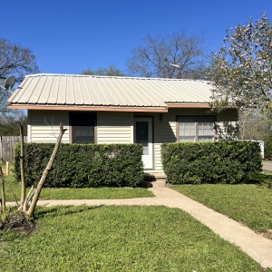 Charming 2-Bedroom Home on a Spacious Corner Lot! Centerville ISD